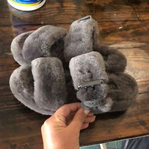 Ugg fuzzy sandal slippers size 6